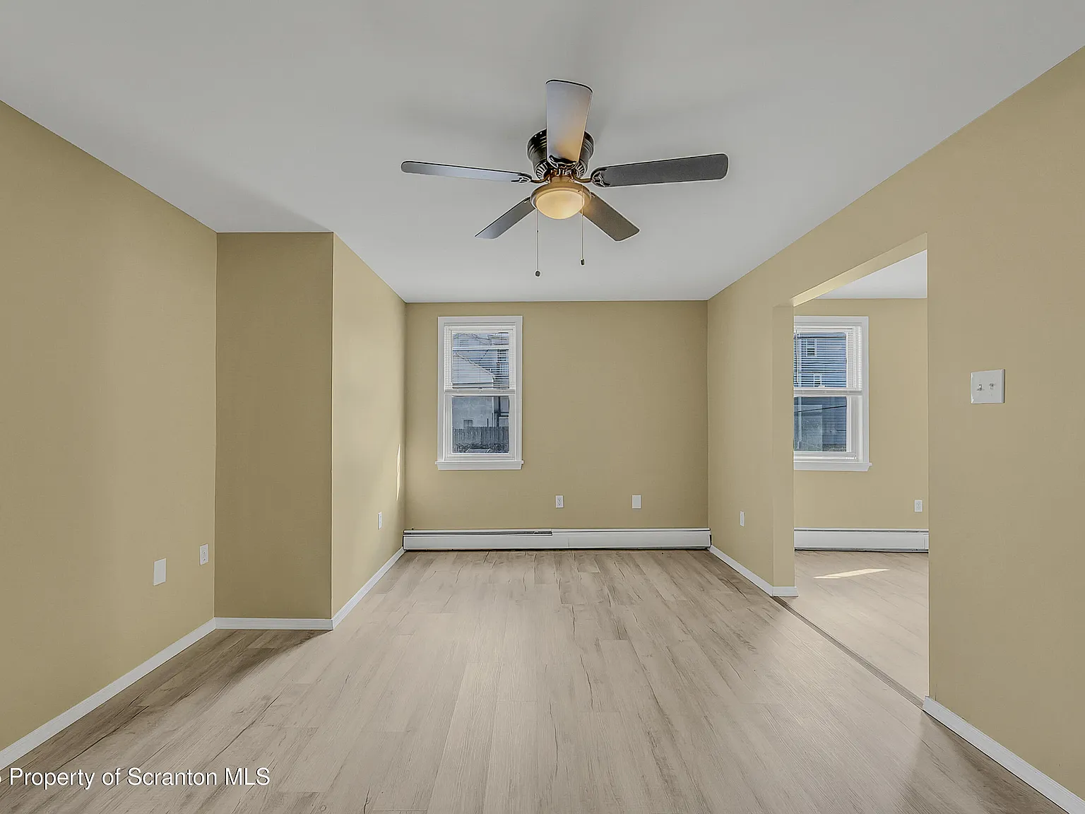 2 bed, 1.0 bath, 969 sqft, $1,200 — Photo 4