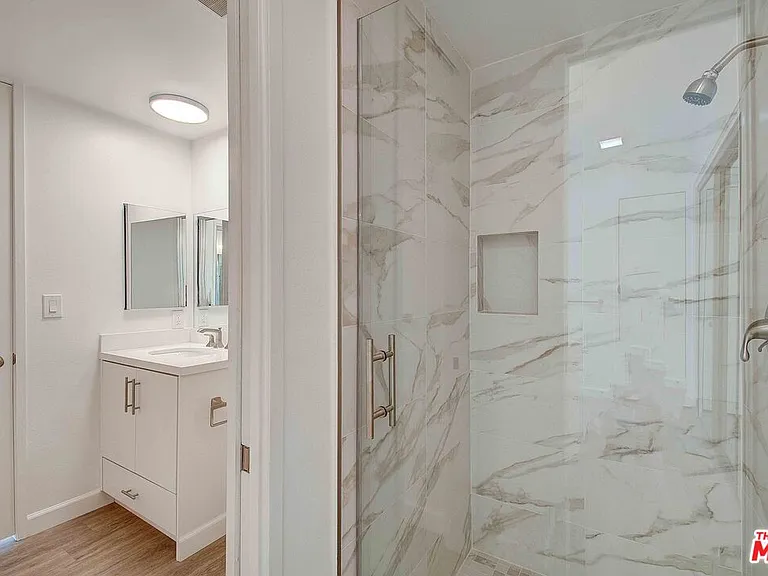 2324 S Beverly Glen Blvd #201 — Photo 19