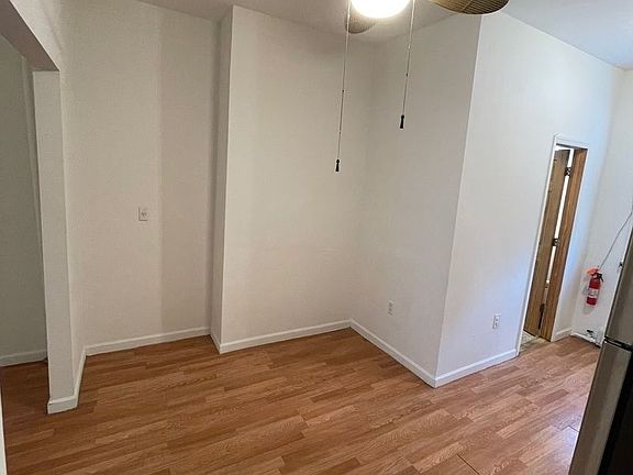 3rd image of 11-14 47th Ave #1