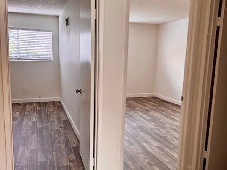 Anza Oaks Apartments — Photo 24