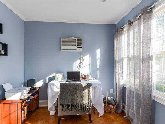5th image of 5 Brookwood St