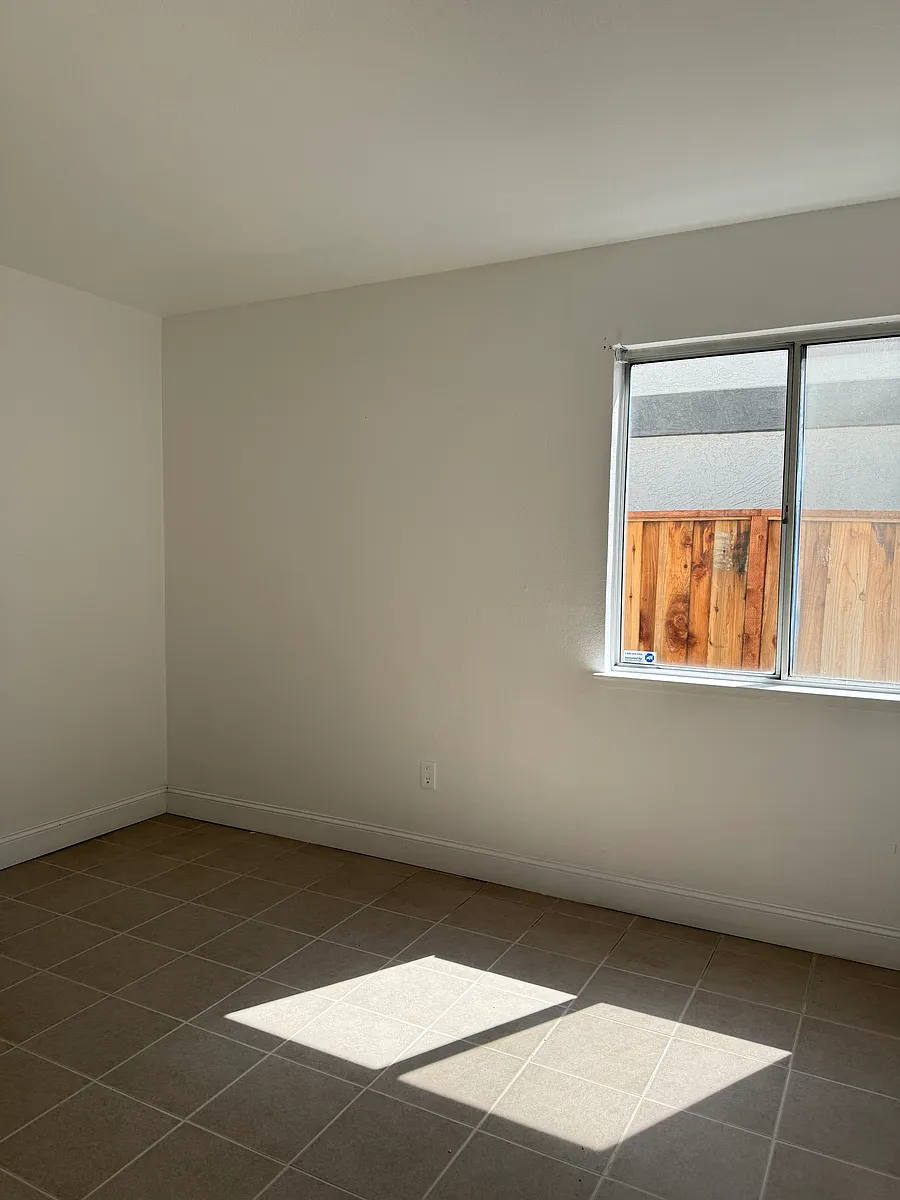 Building Photo - 5000 Winterglen Way