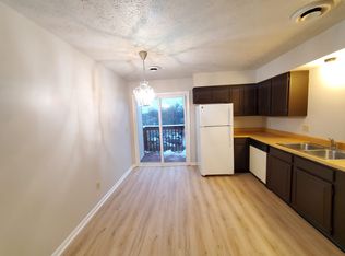 2824 Yellowstone Pkwy #4, Lexington, KY 40517