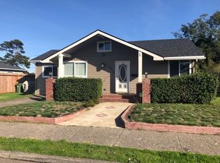 1577 Hayes St, North Bend, OR 97459