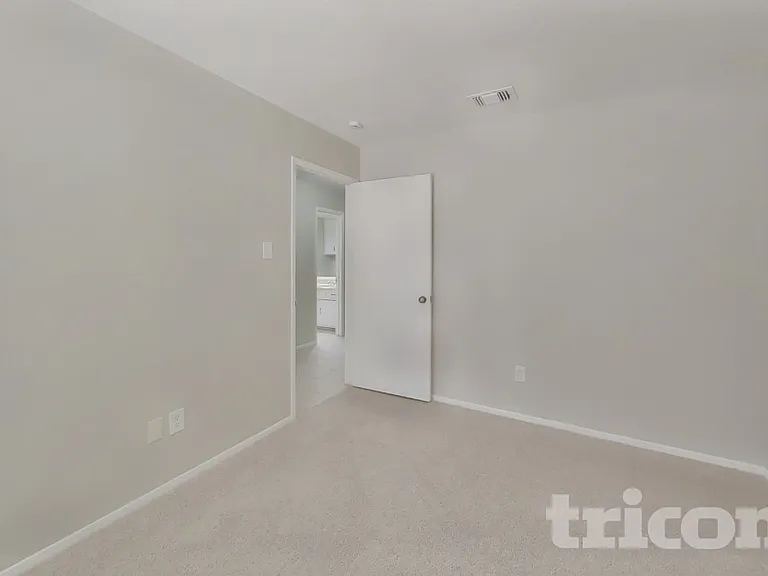 3619 Maple Glen Dr — Photo 13