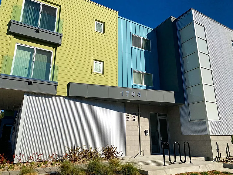 1704 Hornblend St — Photo 18