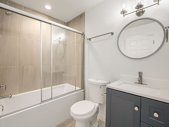 Full bathroom!