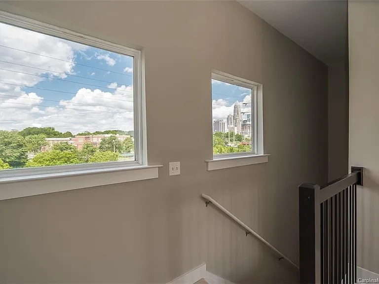 950 Westmere Ave — Photo 14
