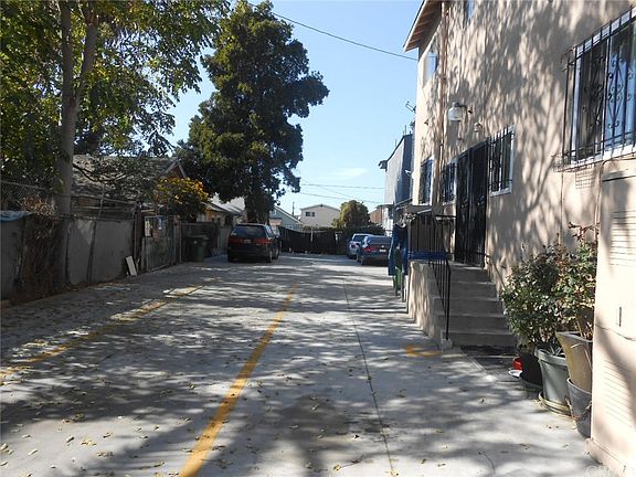 4th image of 866 W 43rd St