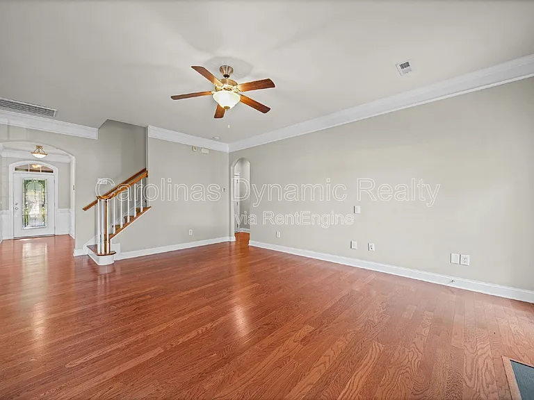 3405 Bidwell Ave — Photo 3
