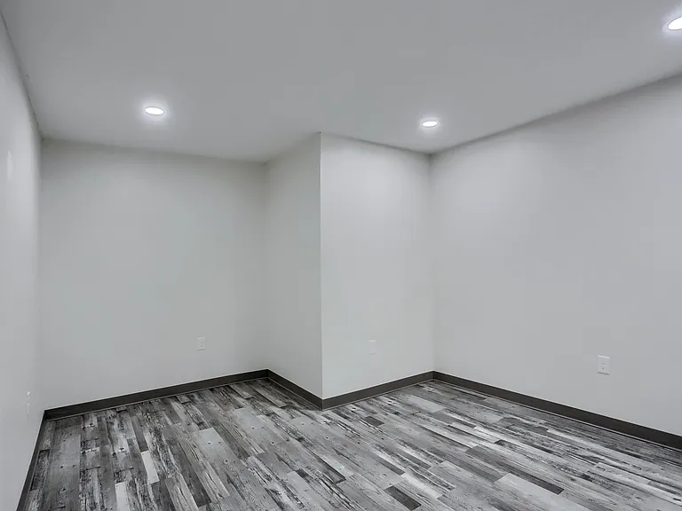 201 Kathleen Dr #2 — Photo 29