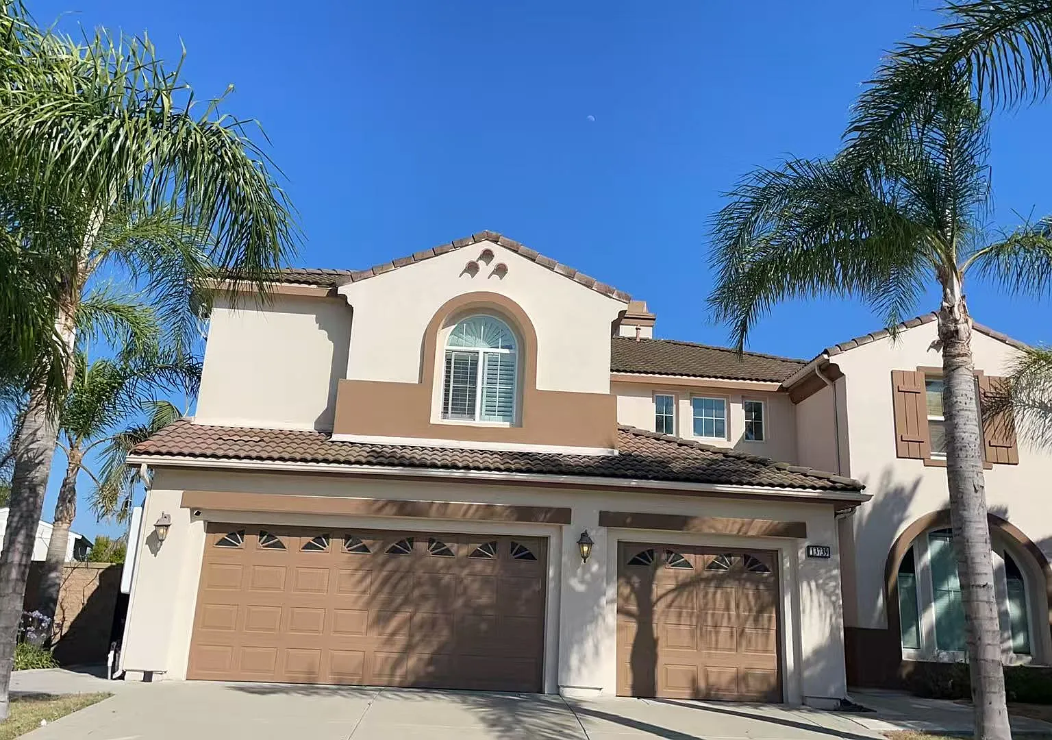 5 bed, 3783 sqft, $5,000 — Photo 1