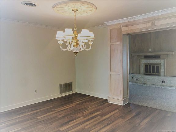 5th image of 505 S Susan Ave
