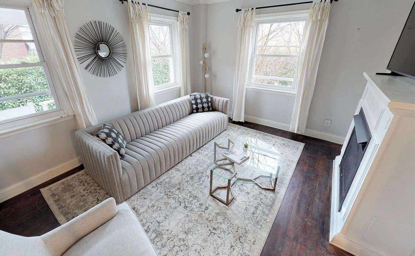 Private Bedroom in Lovely Capitol Hill East home near the Blue and Orange Lines — Photo 2