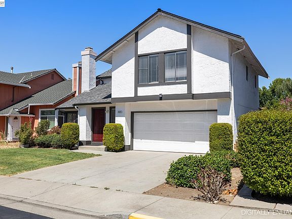 3rd image of 2227 Emerald Hills Cir