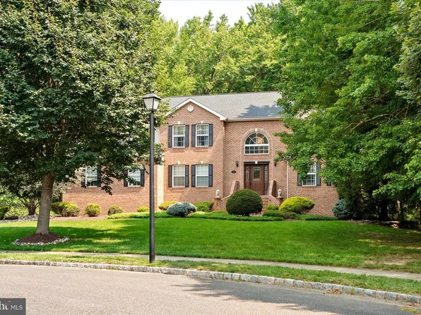 36 Arnold Ln, Robbinsville, NJ 08691