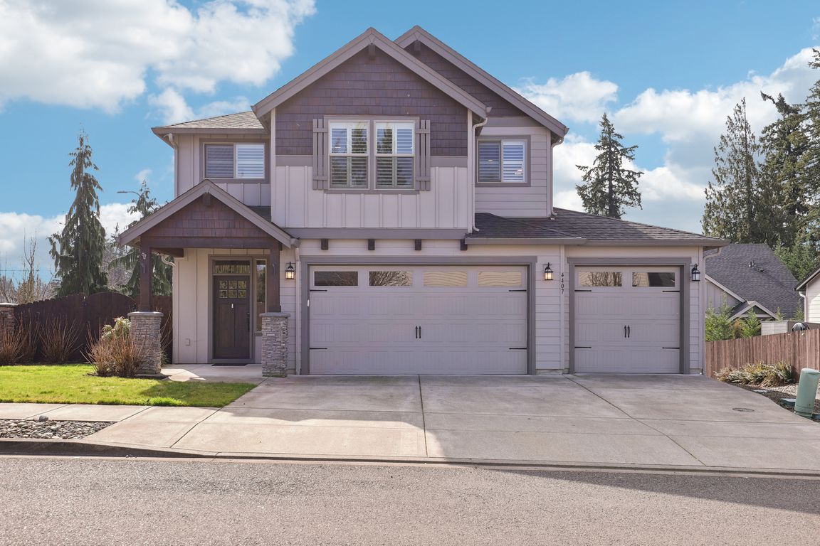 N Ridgefield Woods Dr-S0303-001.jpg