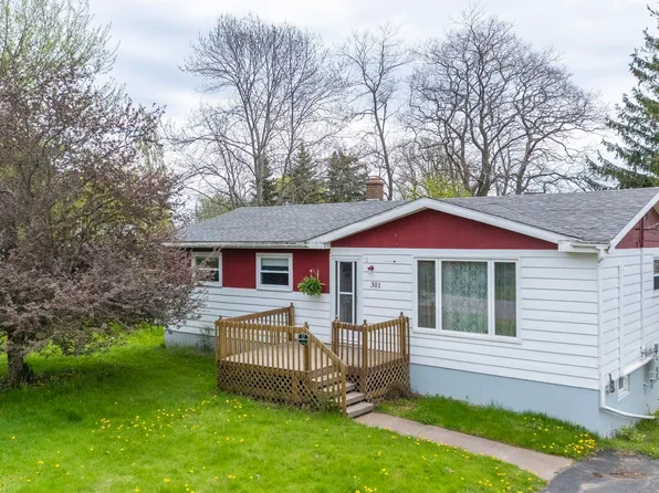 301 Faulkland St, Pictou, NS B0K 1H0