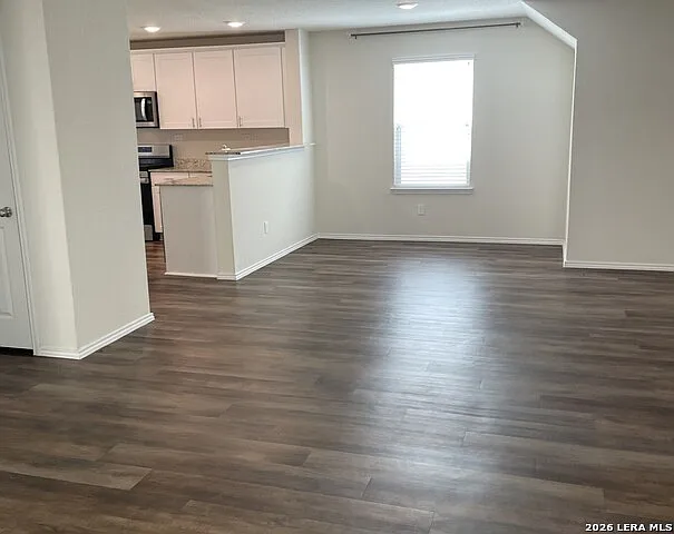 4 bed, 3.0 bath, 2019 sqft, $1,850 — Photo 2