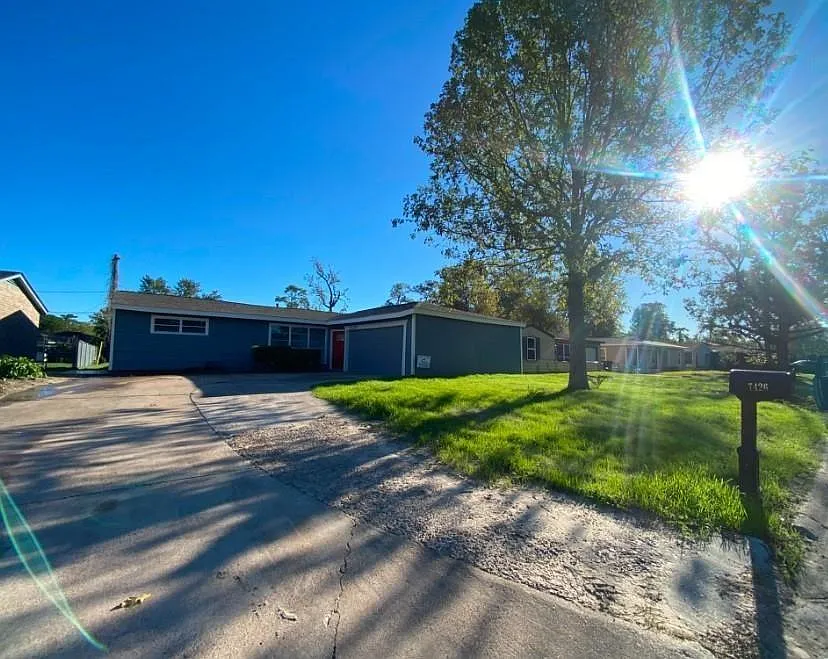 4 bed, 2.0 bath, 1997 sqft, $1,750 — Photo 1