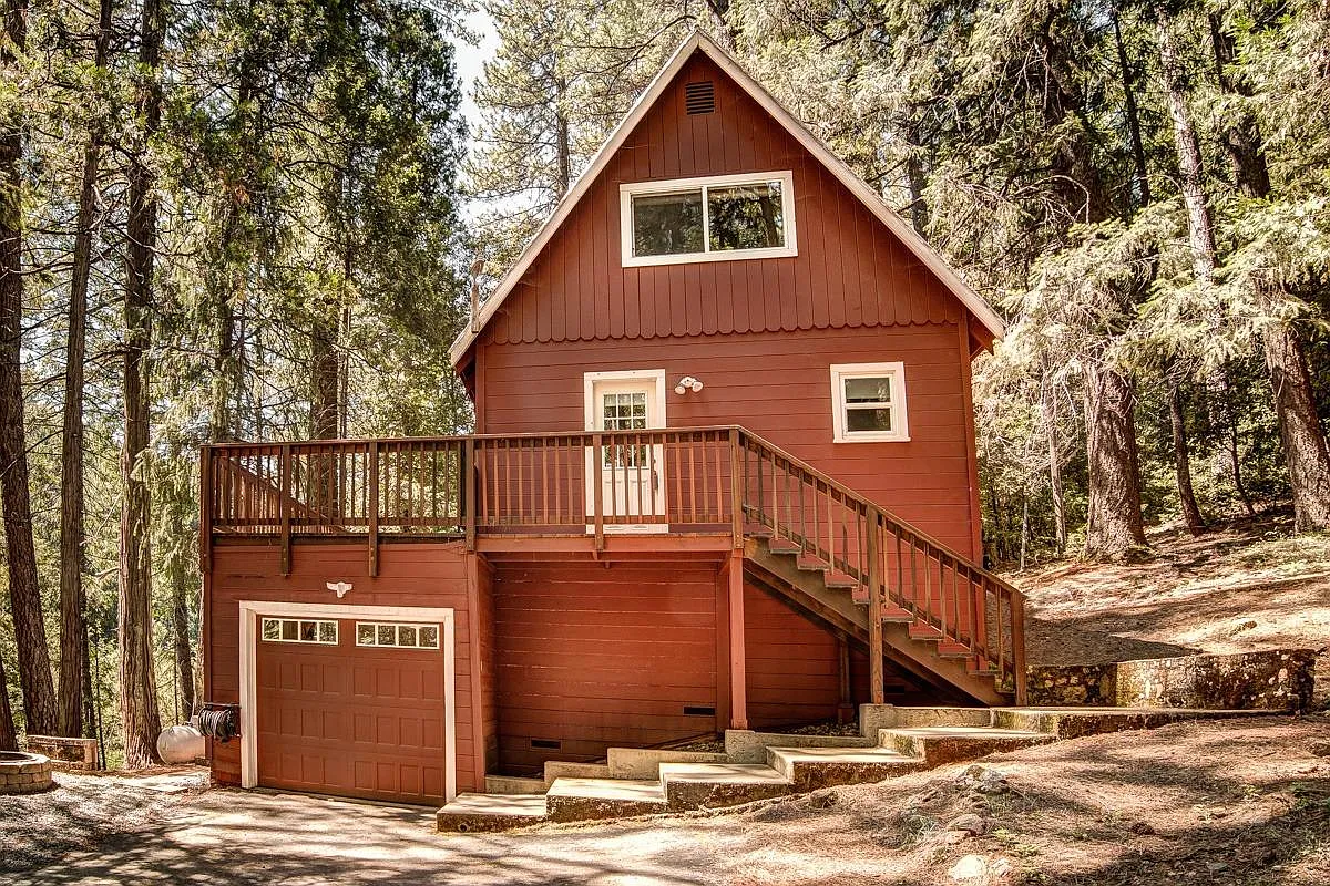 3269 Lake Ave photo 1