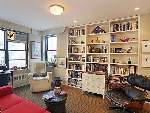 2nd image of 208 E 70th St APT 6A
