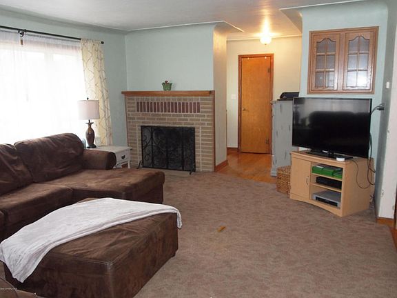 2nd image of 443 S Cochran Ave
