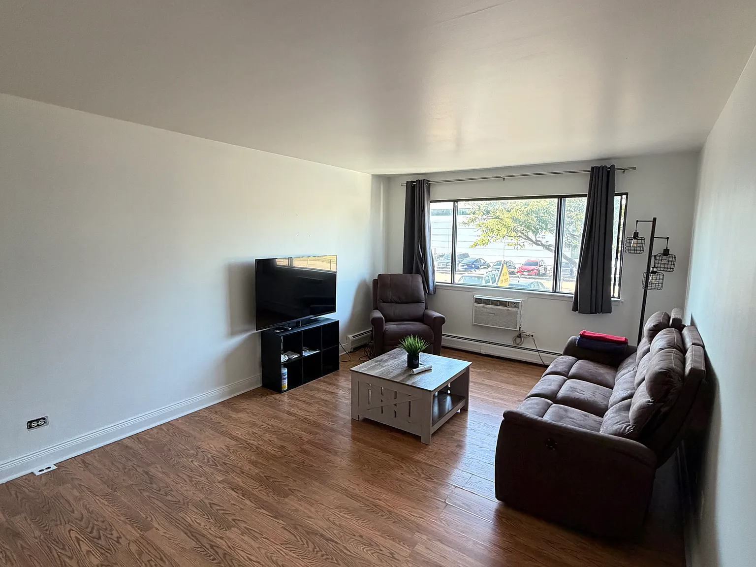 1 bed, 750 sqft, $1,600 — Photo 2