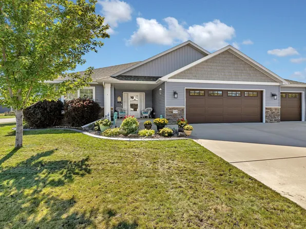 709 Pebble Creek Dr, Saint Cloud, MN 56303