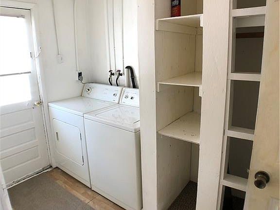 5th image of 5905 Warren Dr