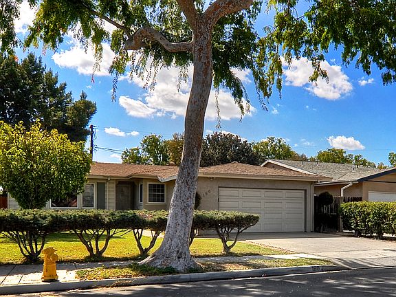 2nd image of 190 Orangewood Ln