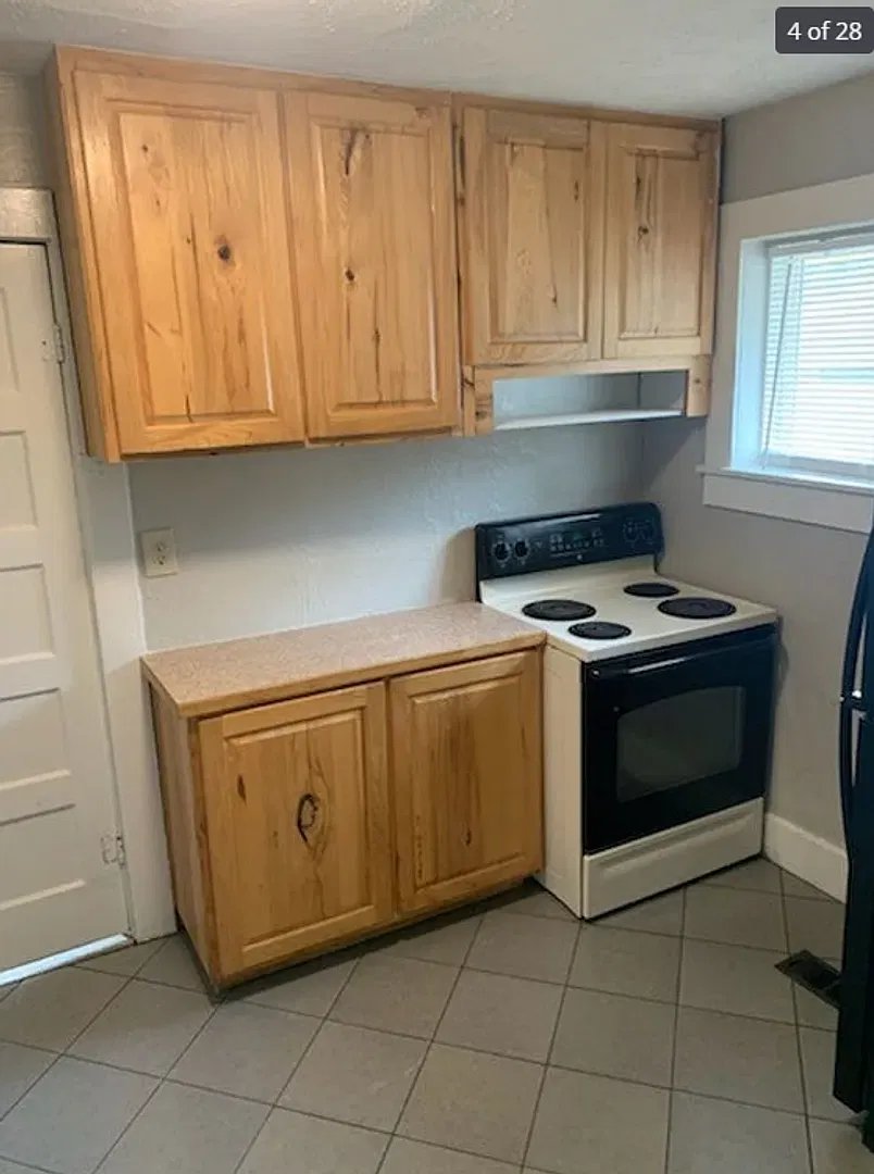 Darling Vintage 1 Bed 1 Bath House In Saint Anthony, Id — Photo 4