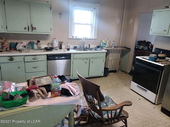 3rd image of 23 Franklin St