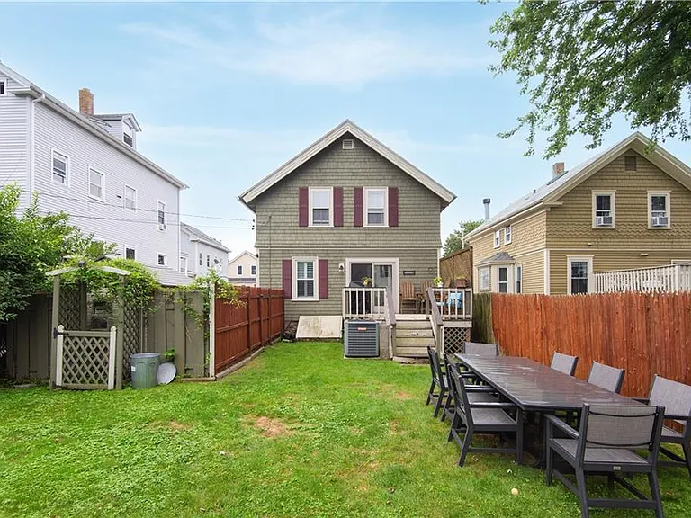32 Hammond St — Photo 25