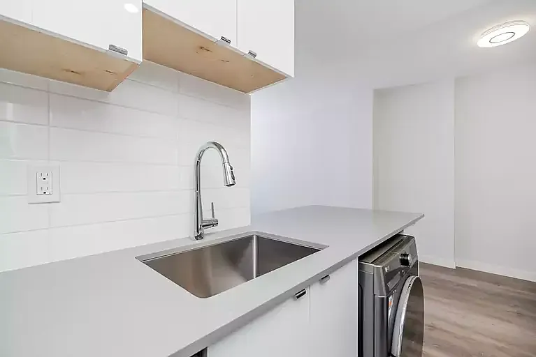 1460 Barclay St #1106 — Photo 9