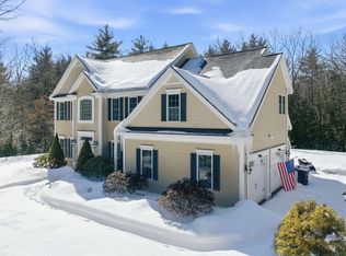 7 Amber Lane, Bedford, NH 03110