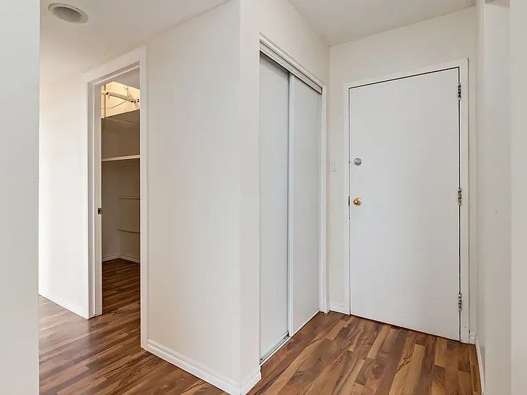 608 2nd St W #308 — Photo 14