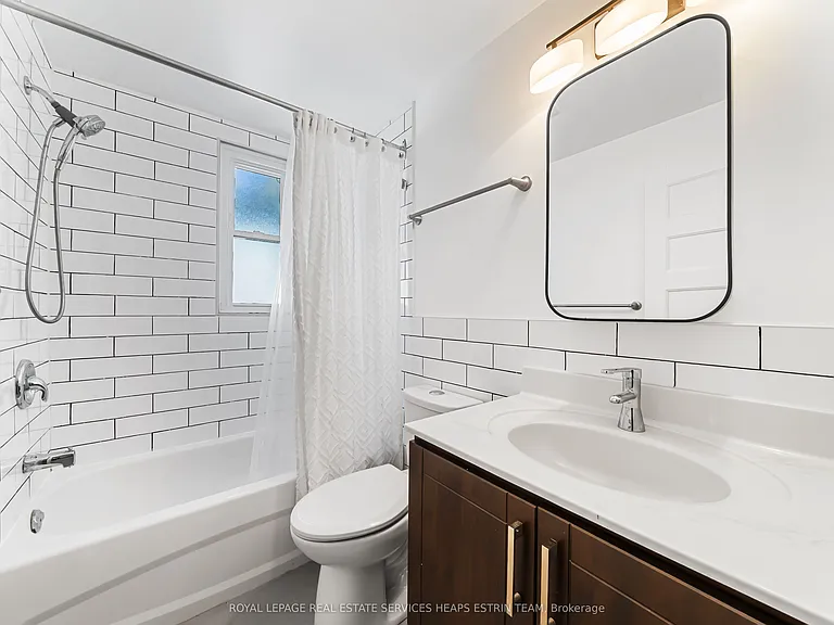 624 Pape Ave — Photo 24