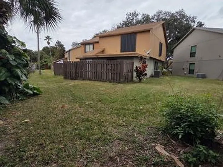 810 Sandtree Dr — Photo 20