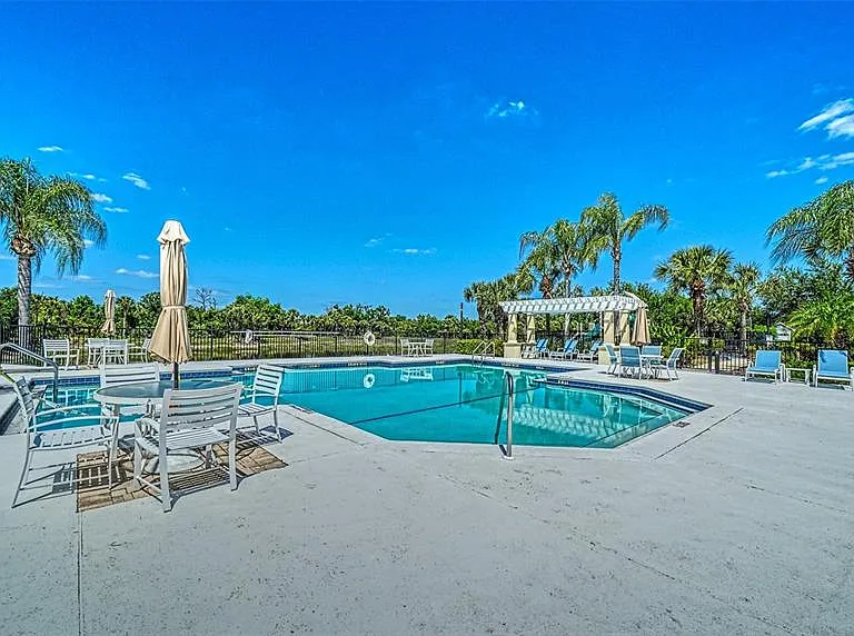 1424 Blue Horizon Cir — Photo 42