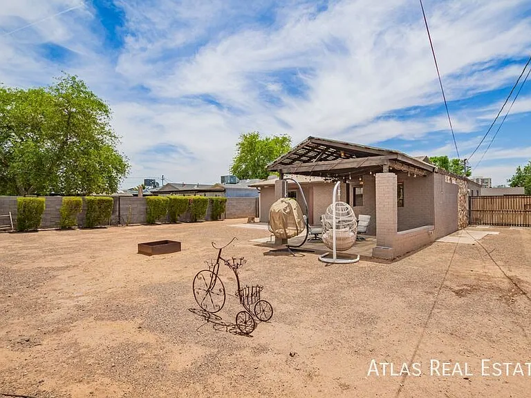 224 W Montecito Ave — Photo 31