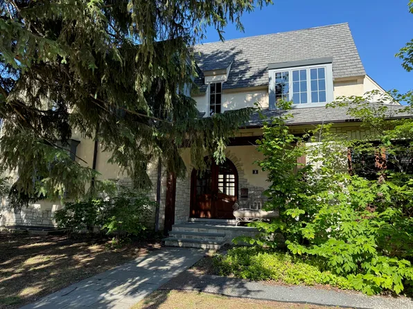 3 S Ewing St, Naperville, IL 60540