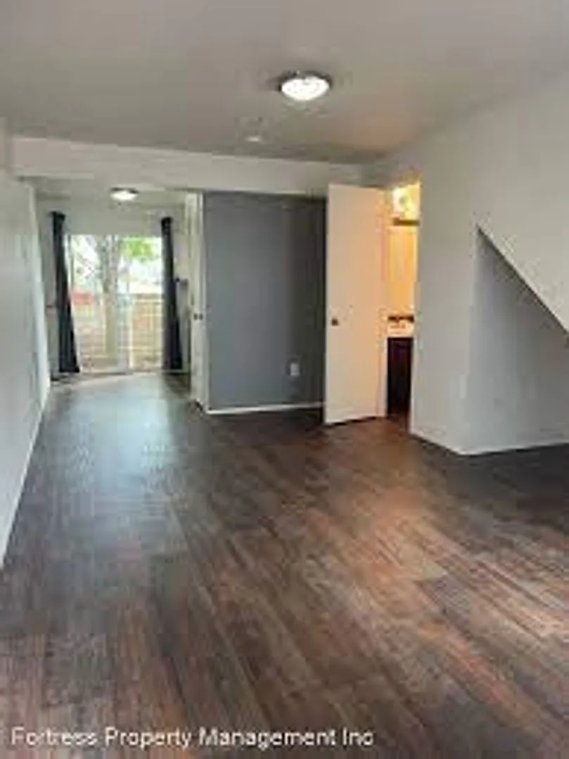 St Louis Townhomes — Photo 2