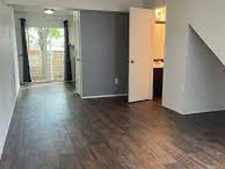 9027 N Saint Louis Ave — Photo 1