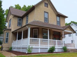 1627 1st St, Peru, IL 61354