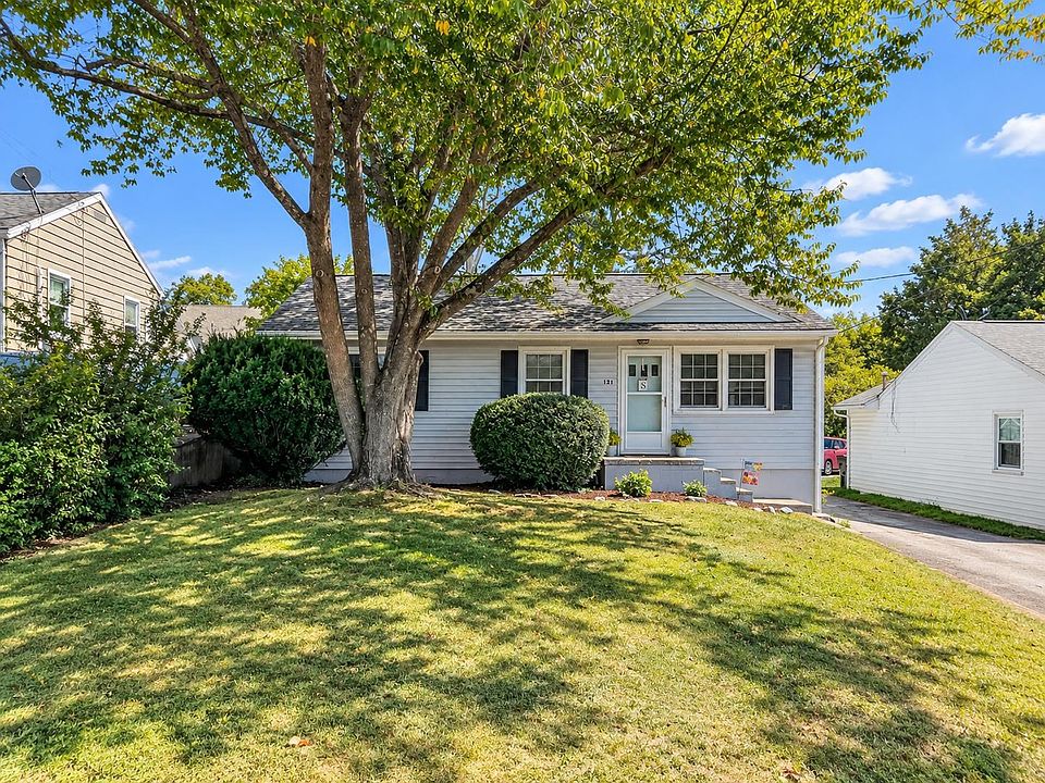1st image of 121 Fraser Ln