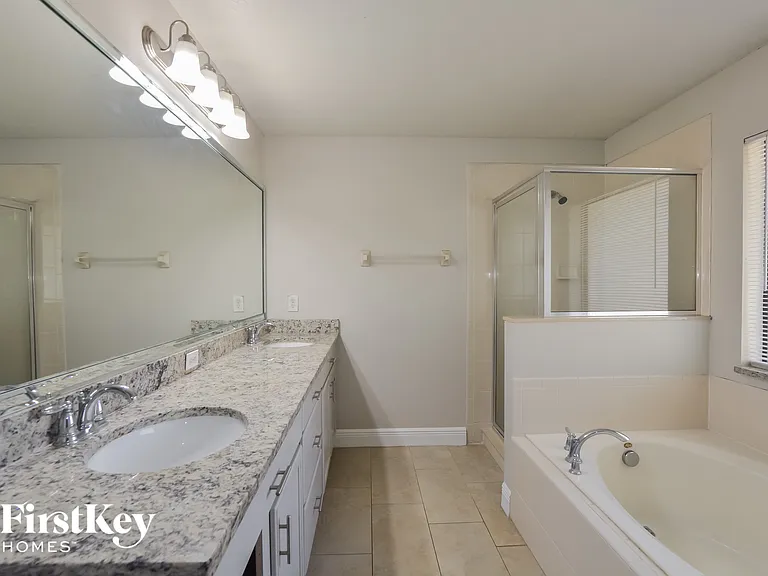932 Fallbrooke Ave — Photo 10