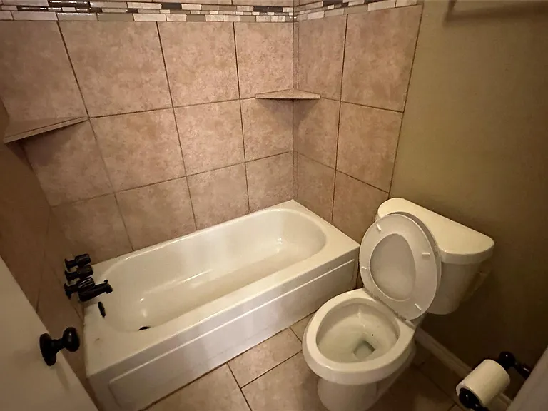 8607 Knoll Forest Dr — Photo 10