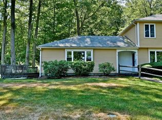 20 Comstock Ave #3A, Essex, CT 06426