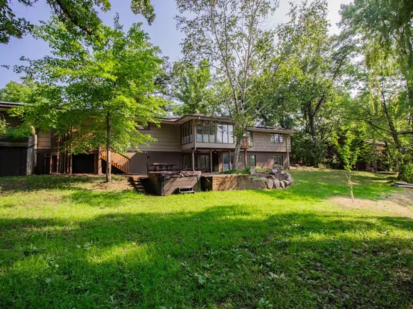 700 Arbogast St, Shoreview, MN 55126